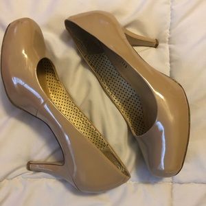 Madden Girl Tan Patent Leather Pumps